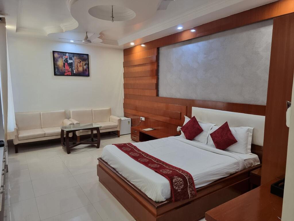 Праяградж: Hotel Vitthal International