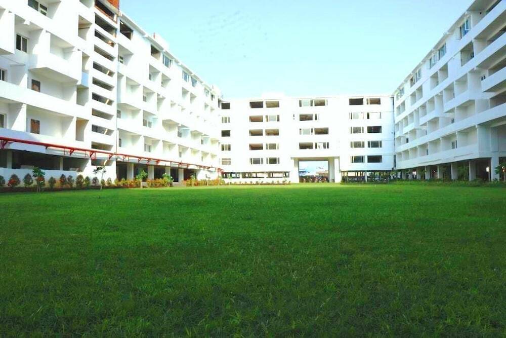 Пури: Seven Hills Hotels