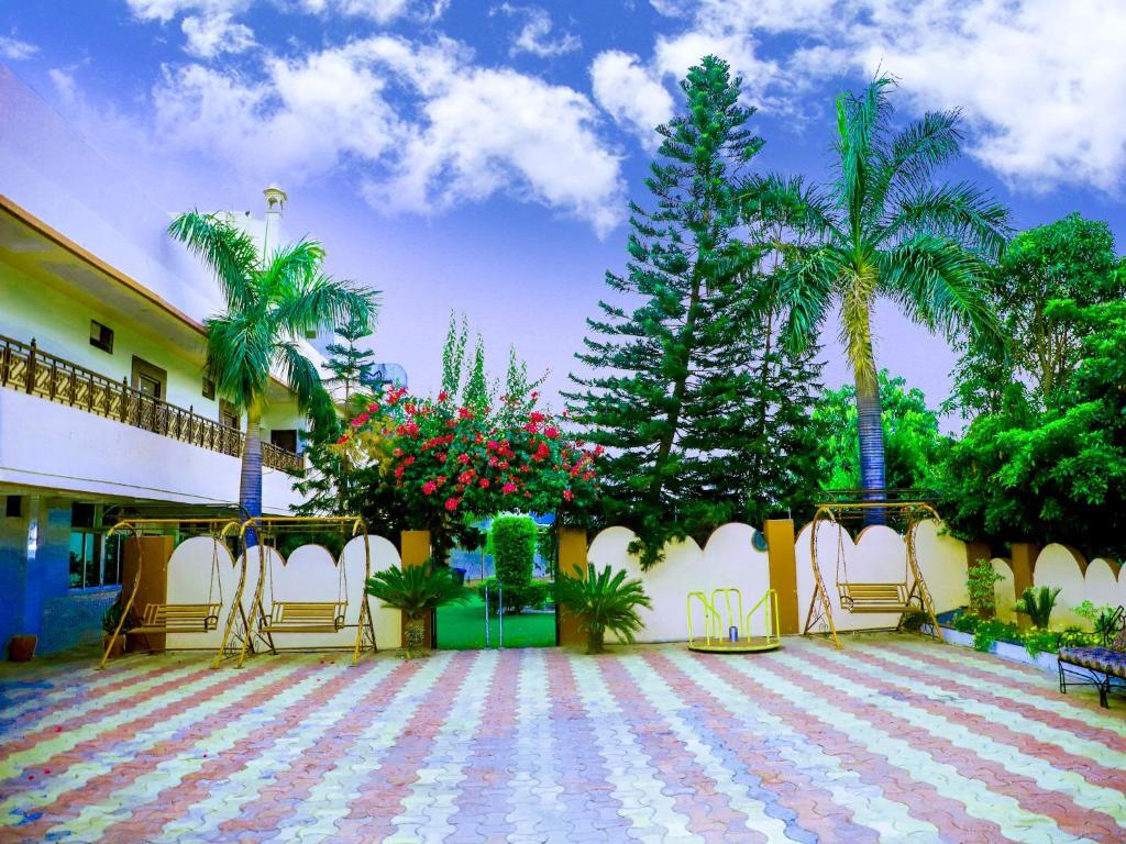 Hotal Paradise Palace Inn (Highway Hotel) — фото 6