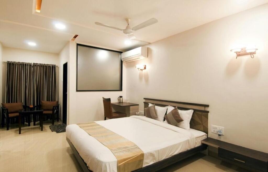 Райпур: Hotel The Sudesh
