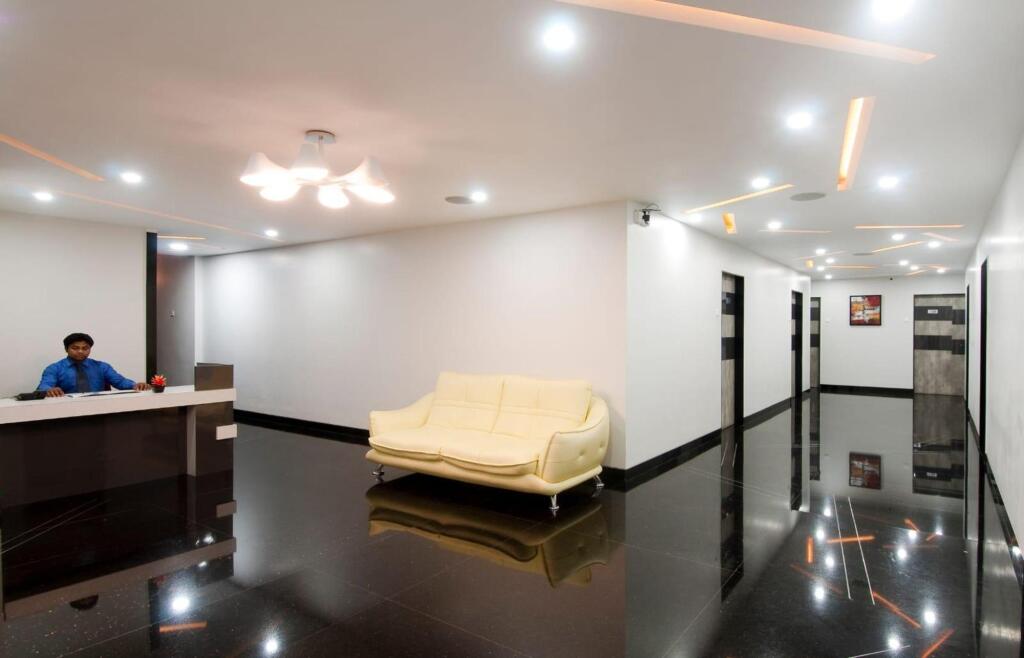Райпур: Hotel The Sudesh