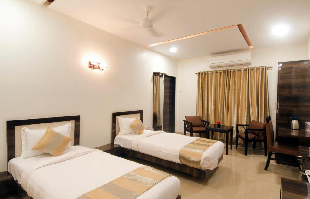 Райпур: Hotel The Sudesh