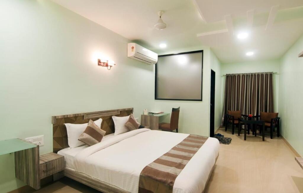 Райпур: Hotel The Sudesh