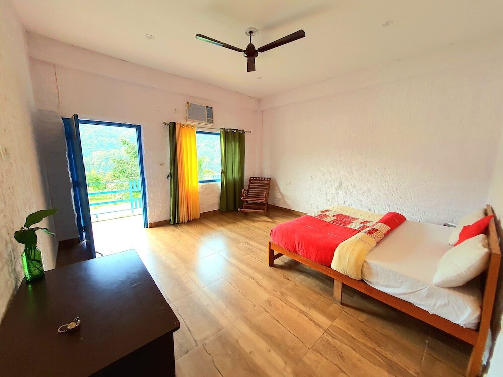 Крепость Ramnagar: Taarini Corbett
