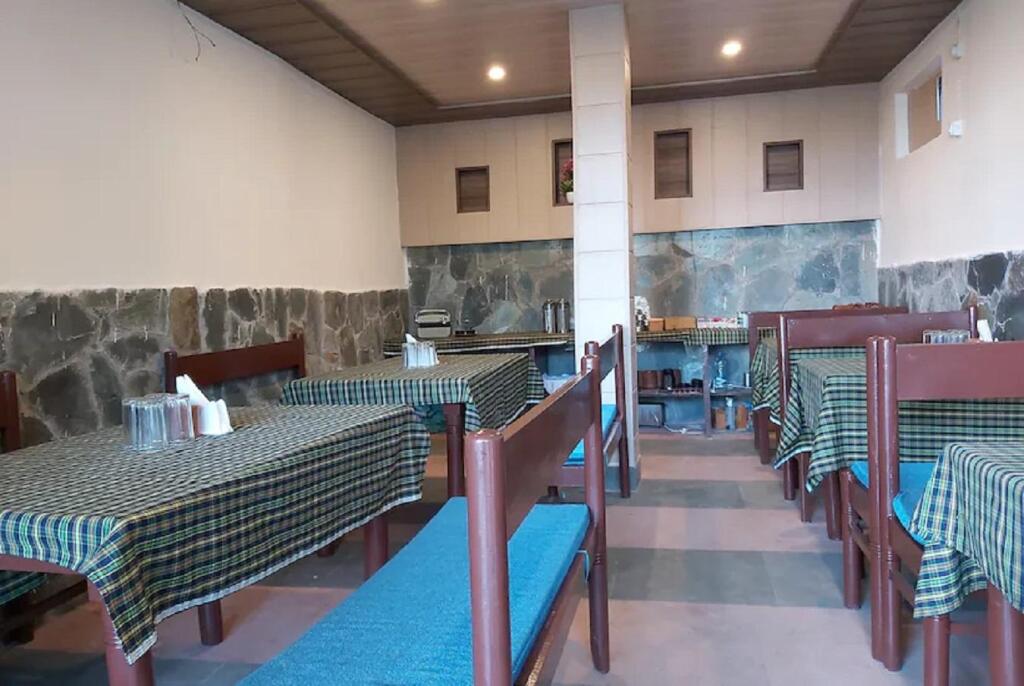 Раникхет: Goroomgo Stay Inn Kausani