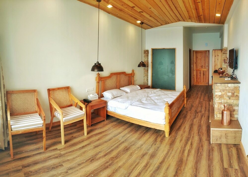 Раникхет: StoneWood Villa by Royal Collection