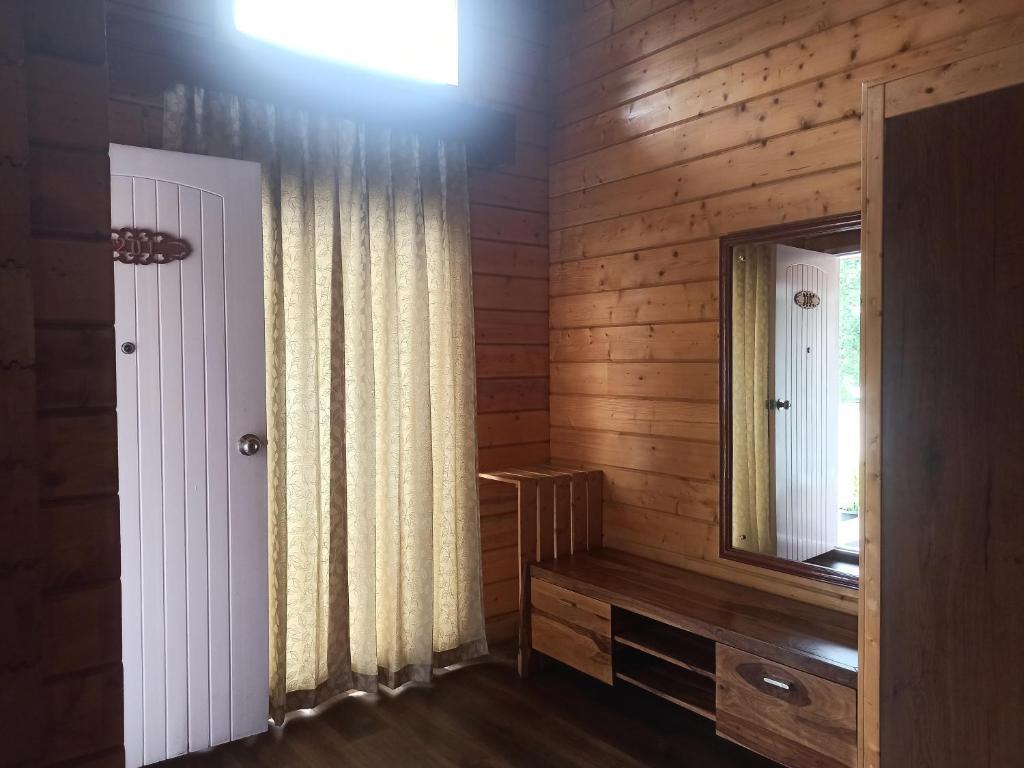 Шиллонг: Ri Shat Sngi Orchid Resort By World Choice