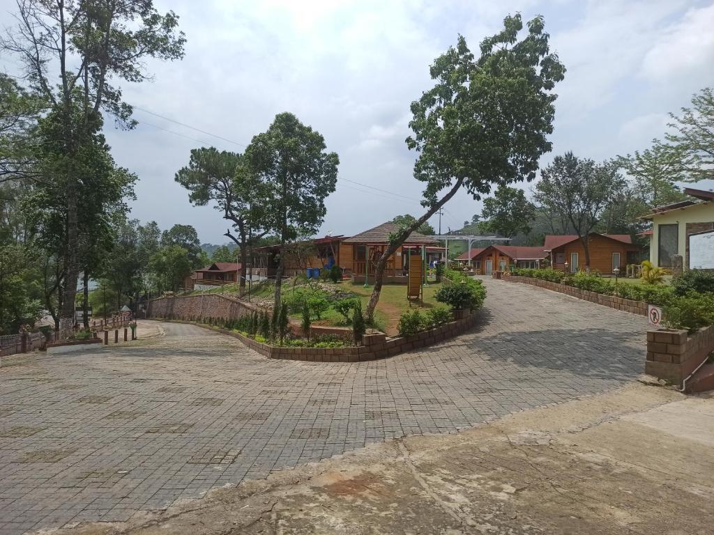 Шиллонг: Ri Shat Sngi Orchid Resort By World Choice