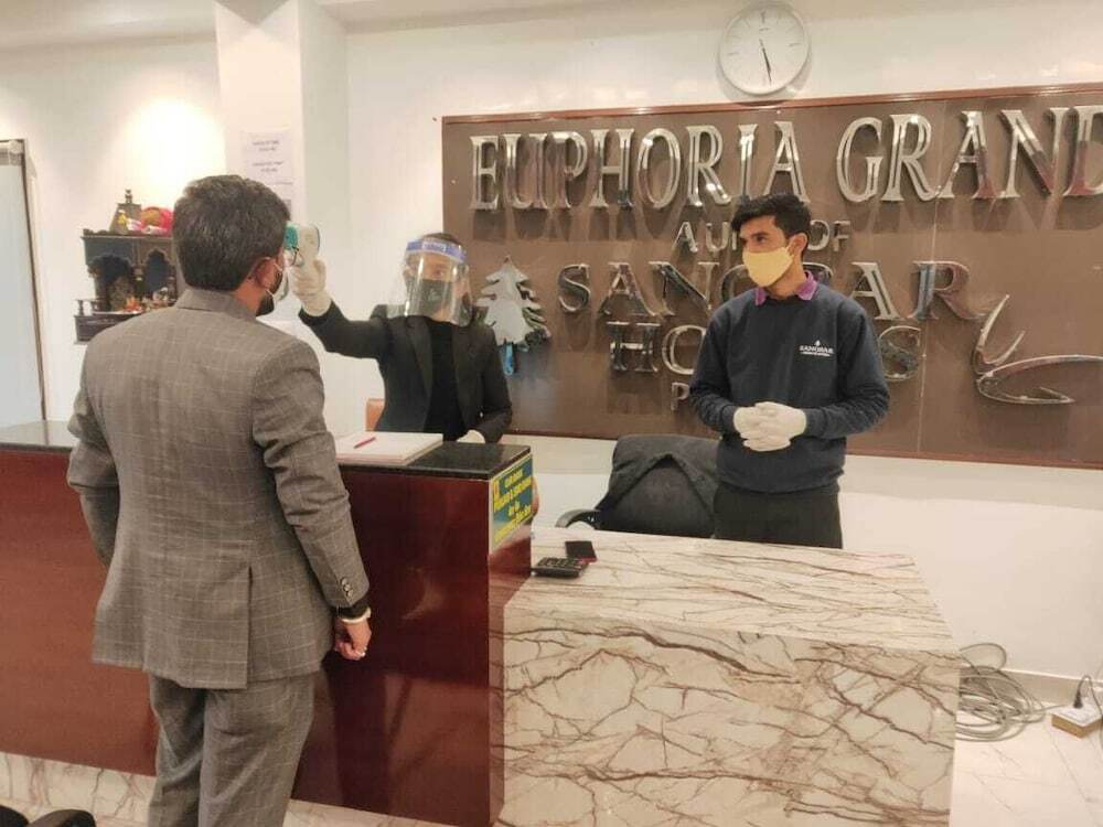 Шимла: The Euphoria Grand