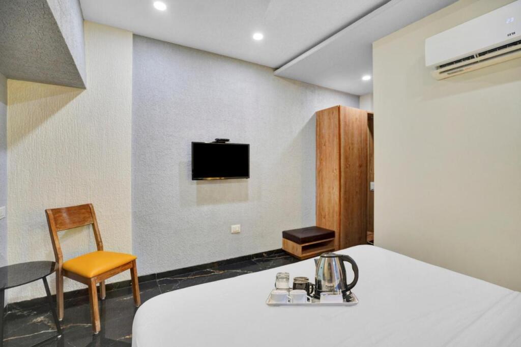 Сурат: Hotel Pearl Residency