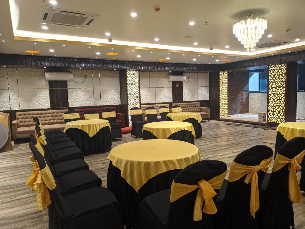 Тезпур: Hotel Aavas Inn