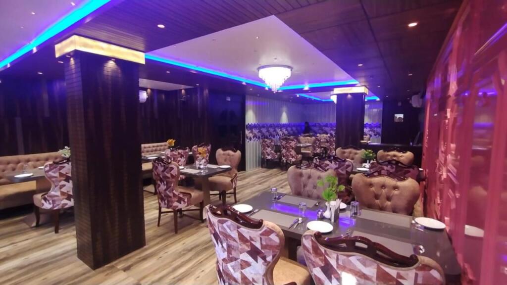 Тезпур: Hotel Aavas Inn