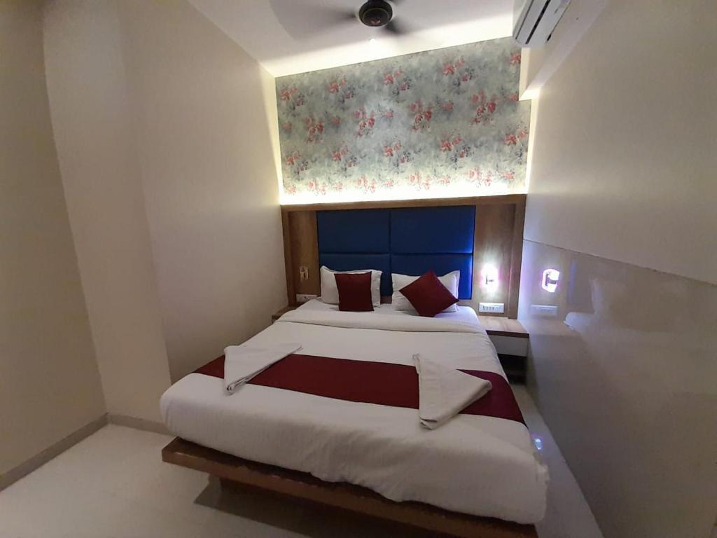 Тхане: Hotel Shubharambh Lodging & Boarding By WB Inn