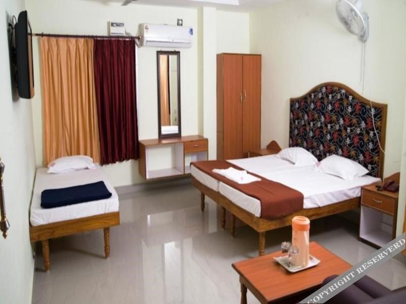 Тирупати: VIHAS INN (pvr residency)