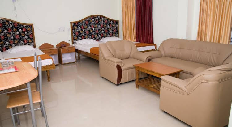 Тирупати: VIHAS INN (pvr residency)