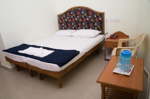 Тирупати: VIHAS INN (pvr residency)