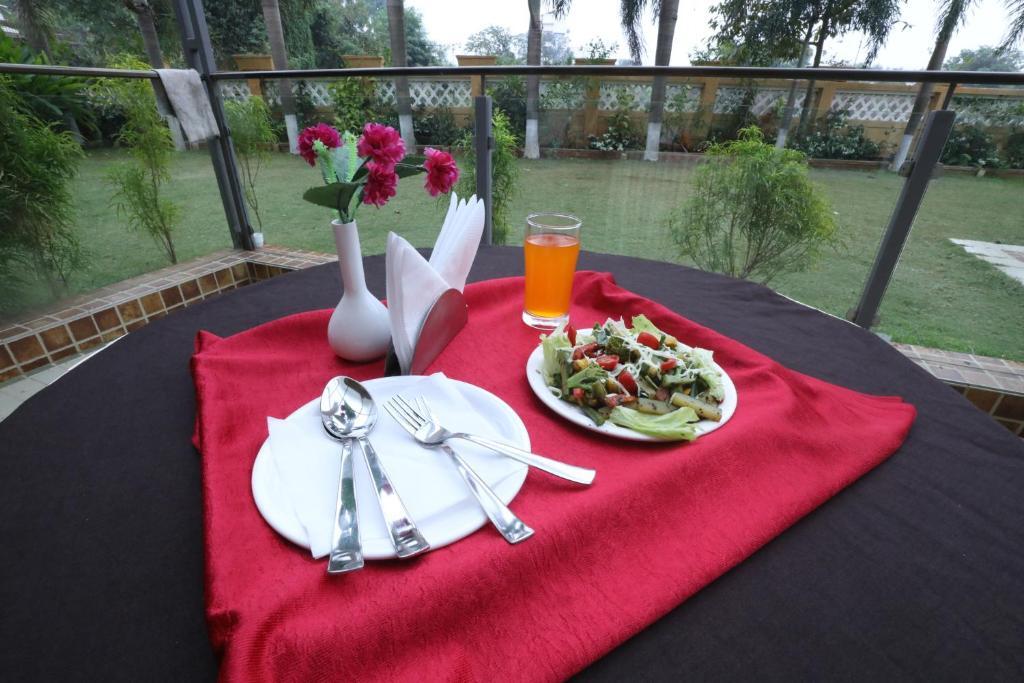 Лонавала: Diwatel Grande Resort, Managed By Confraworld Hospitality