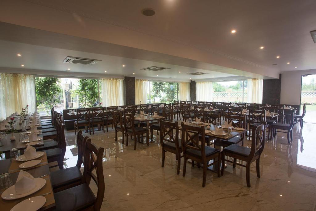 Лонавала: Diwatel Grande Resort, Managed By Confraworld Hospitality
