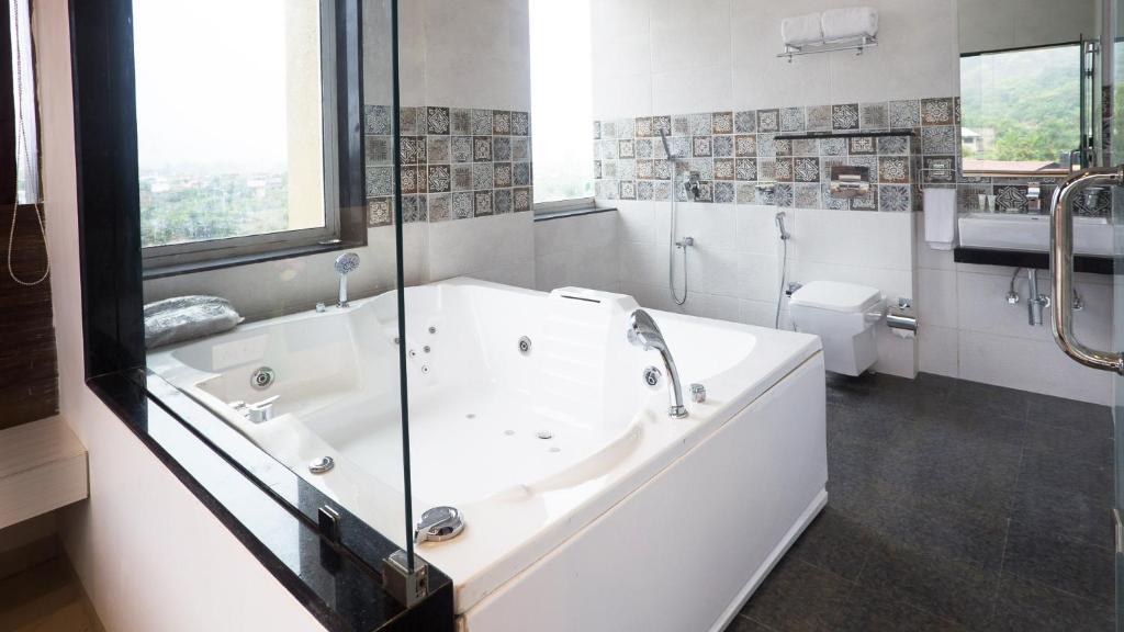 Лонавала: Diwatel Grande Resort, Managed By Confraworld Hospitality