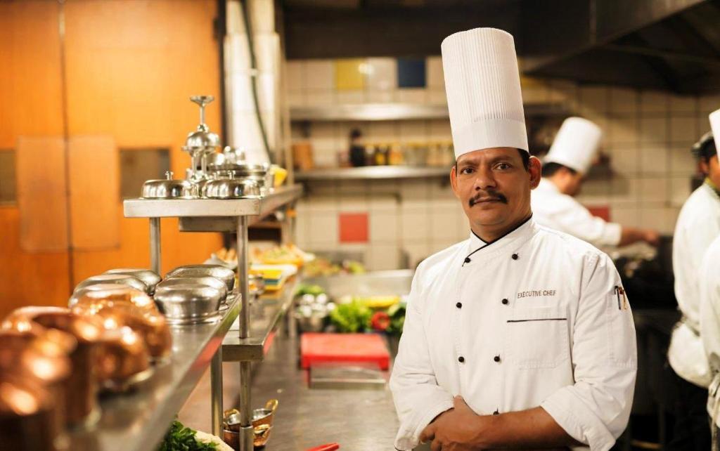 Лудхиана: NIRVANA Luxury Hotel l Ludhiana