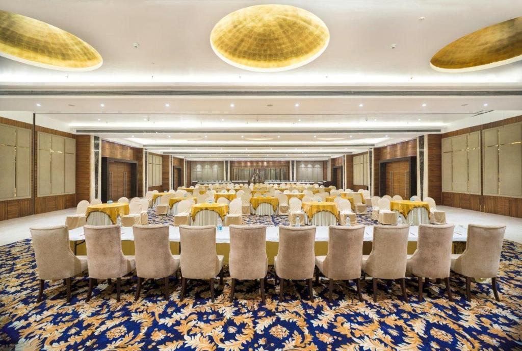 Лудхиана: NIRVANA Luxury Hotel l Ludhiana
