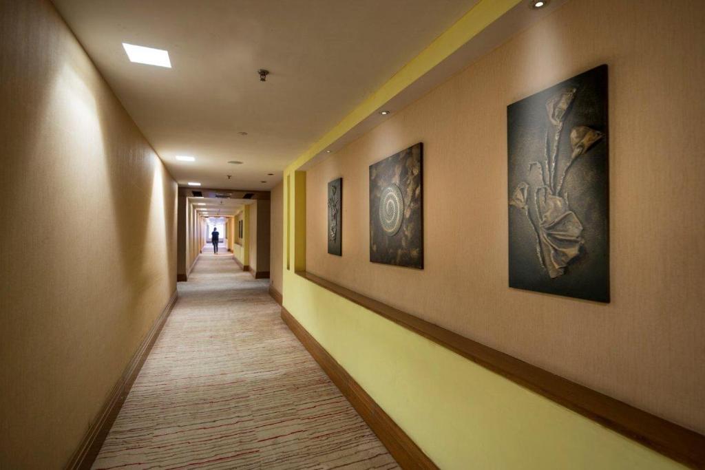 Лудхиана: NIRVANA Luxury Hotel l Ludhiana
