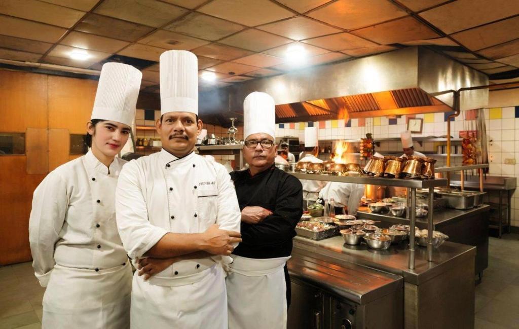 Лудхиана: NIRVANA Luxury Hotel l Ludhiana
