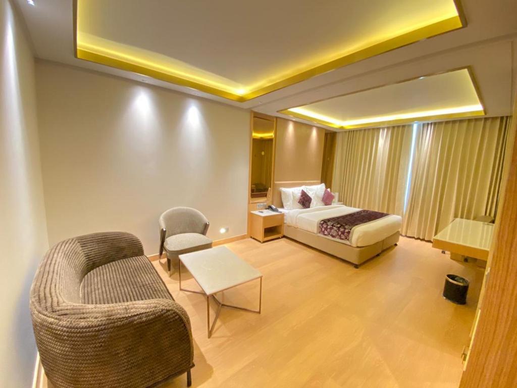 Лудхиана: NIRVANA Luxury Hotel l Ludhiana