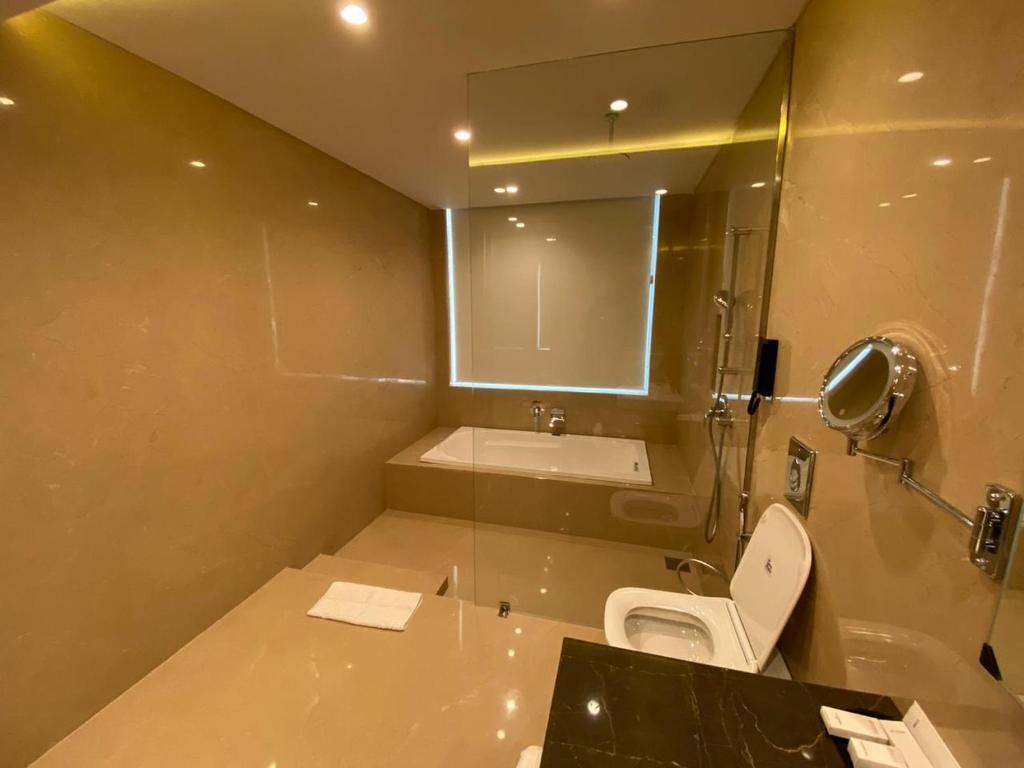 Лудхиана: NIRVANA Luxury Hotel l Ludhiana