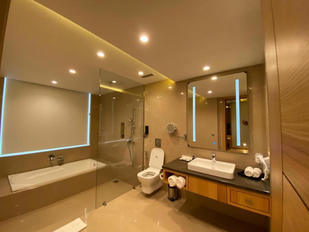 Лудхиана: NIRVANA Luxury Hotel l Ludhiana