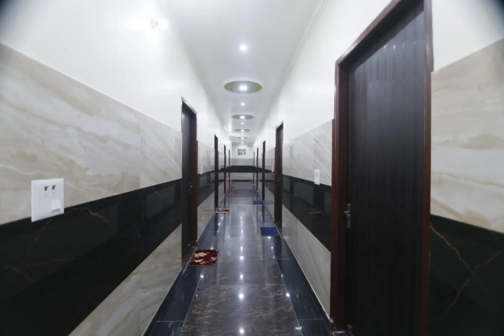 Матхура: Nidhivan Dham