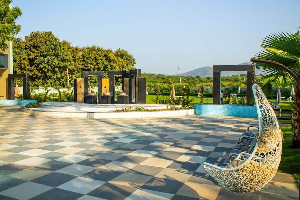 Гора Абу: The Bhagwati Resort