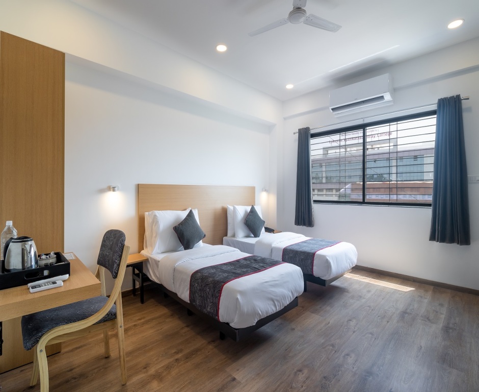 Нашик: Hotel Triton