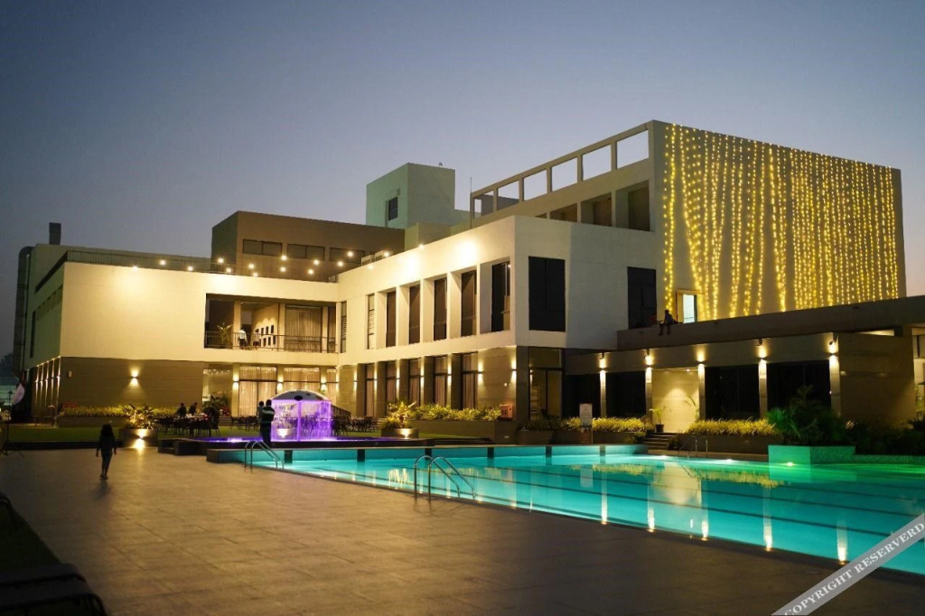 Нашик: The SSK World Resort & Spa , Nashik
