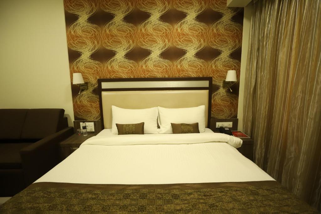 Нашик: Hotel Seven Sky