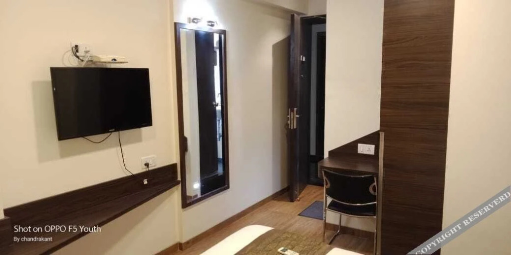 Нашик: Hotel Seven Sky