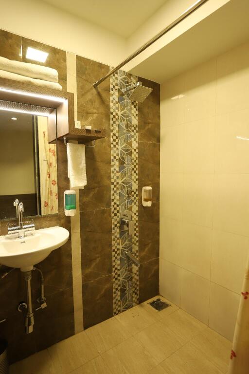 Нашик: Hotel Seven Sky