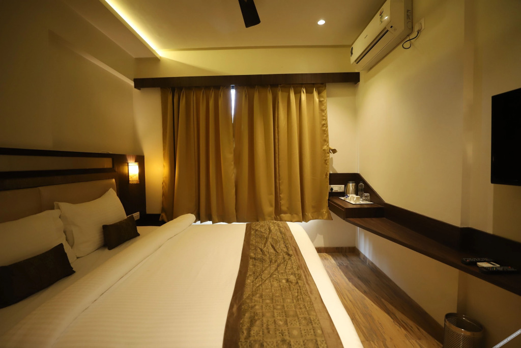 Нашик: Hotel Seven Sky