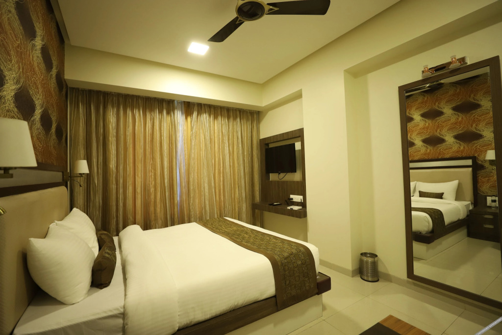 Нашик: Hotel Seven Sky