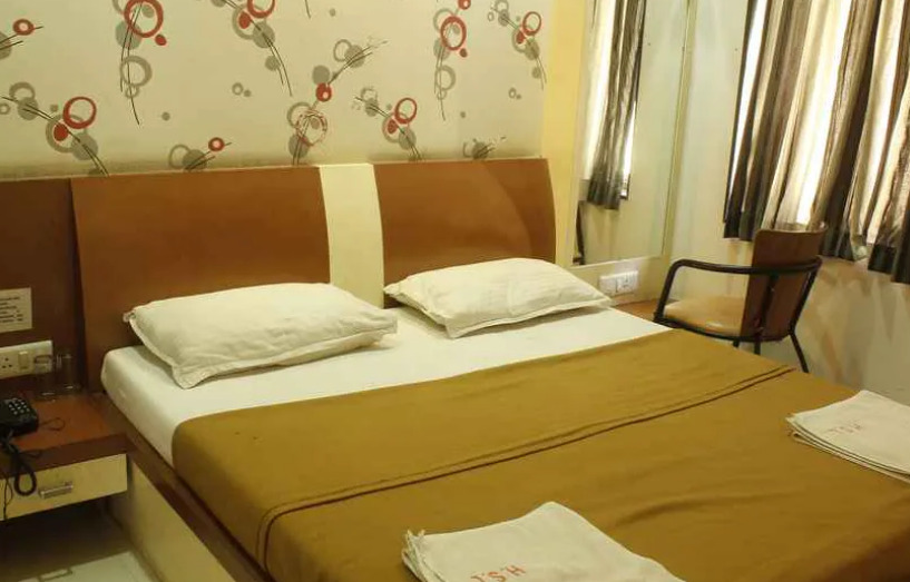 Нашик: Hotel Sky Lark Inn
