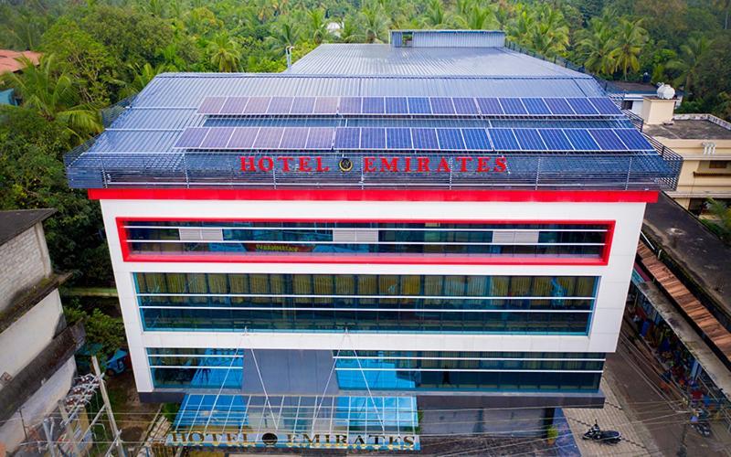 Payyanur: Hotel Emirates