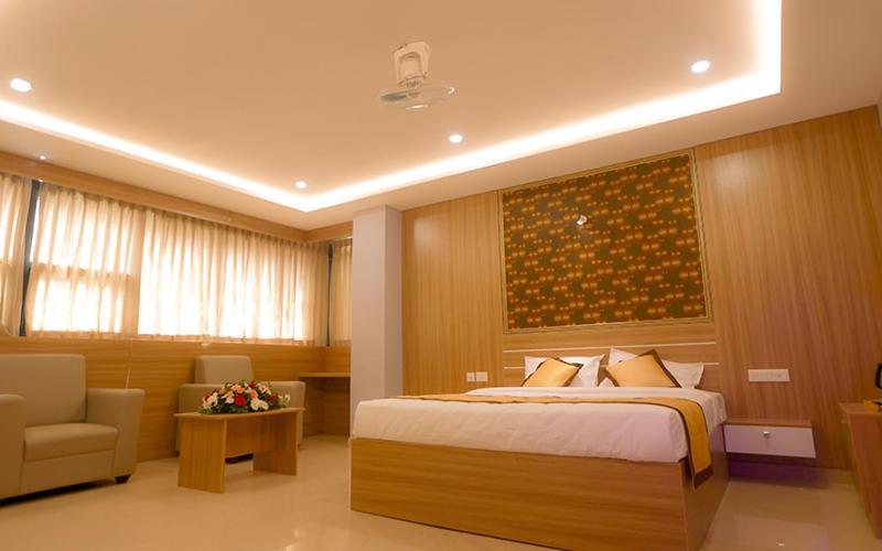 Payyanur: Hotel Emirates