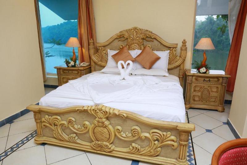 Паллипурам: Emarald Resort