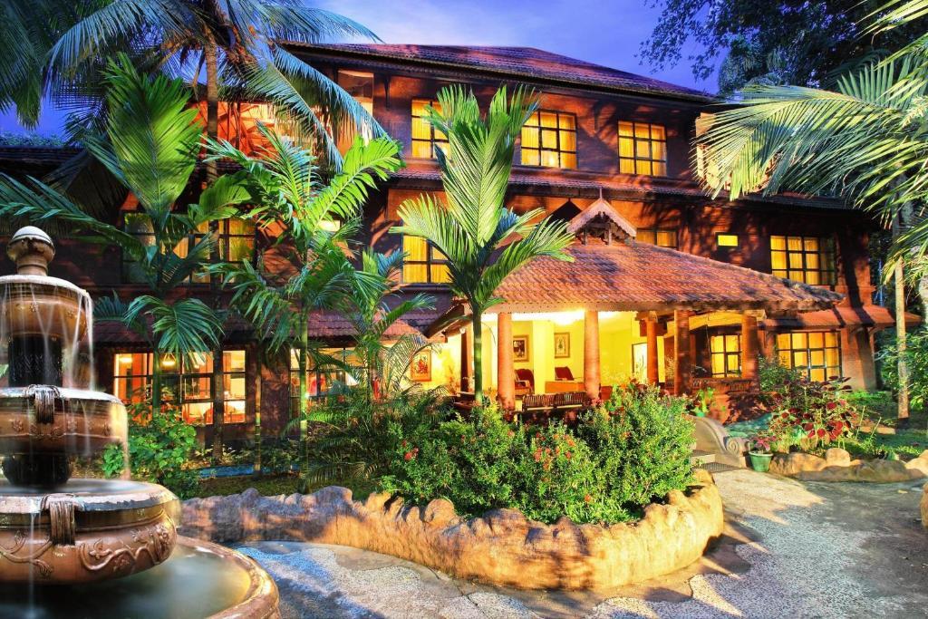 Паллипурам: Emarald Resort
