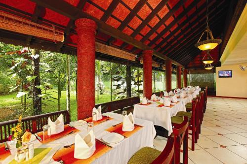 Паллипурам: Emarald Resort