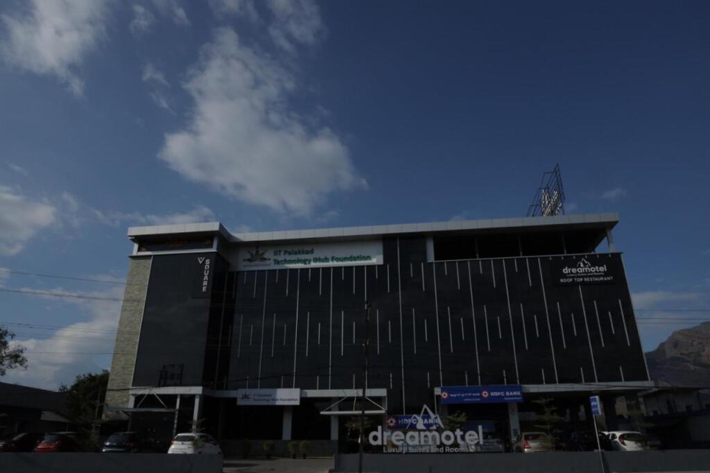 Перумал Ковил Пати: Dreamotel Luxury Suits And Rooms
