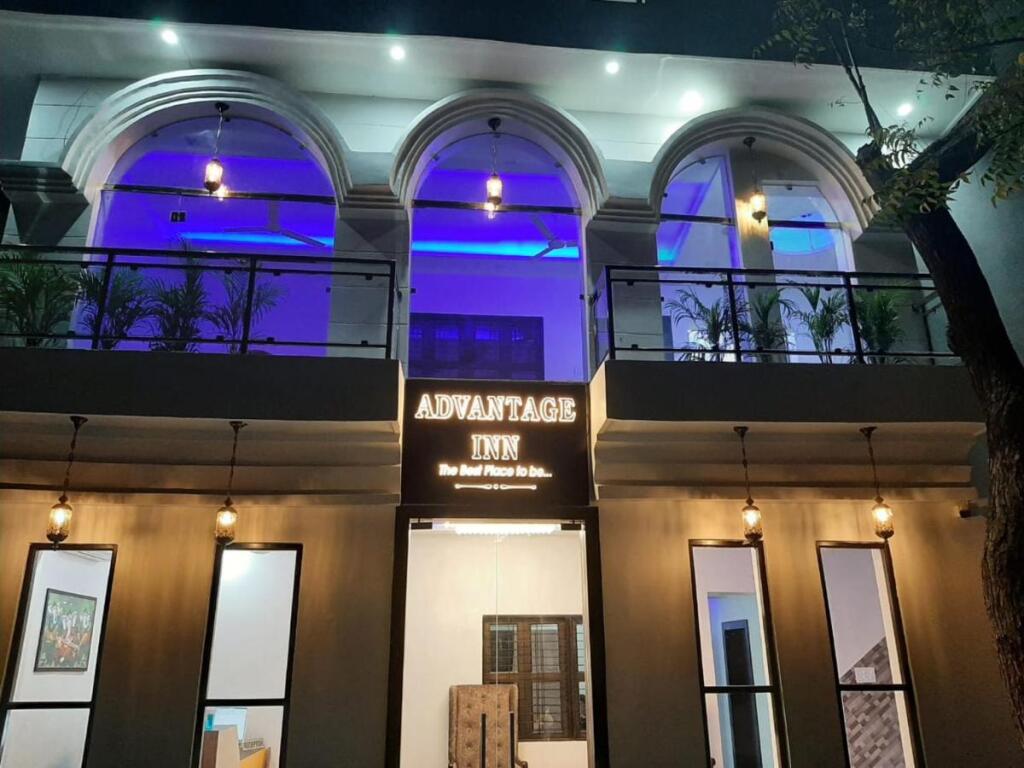 Праяградж: Advantage Inn
