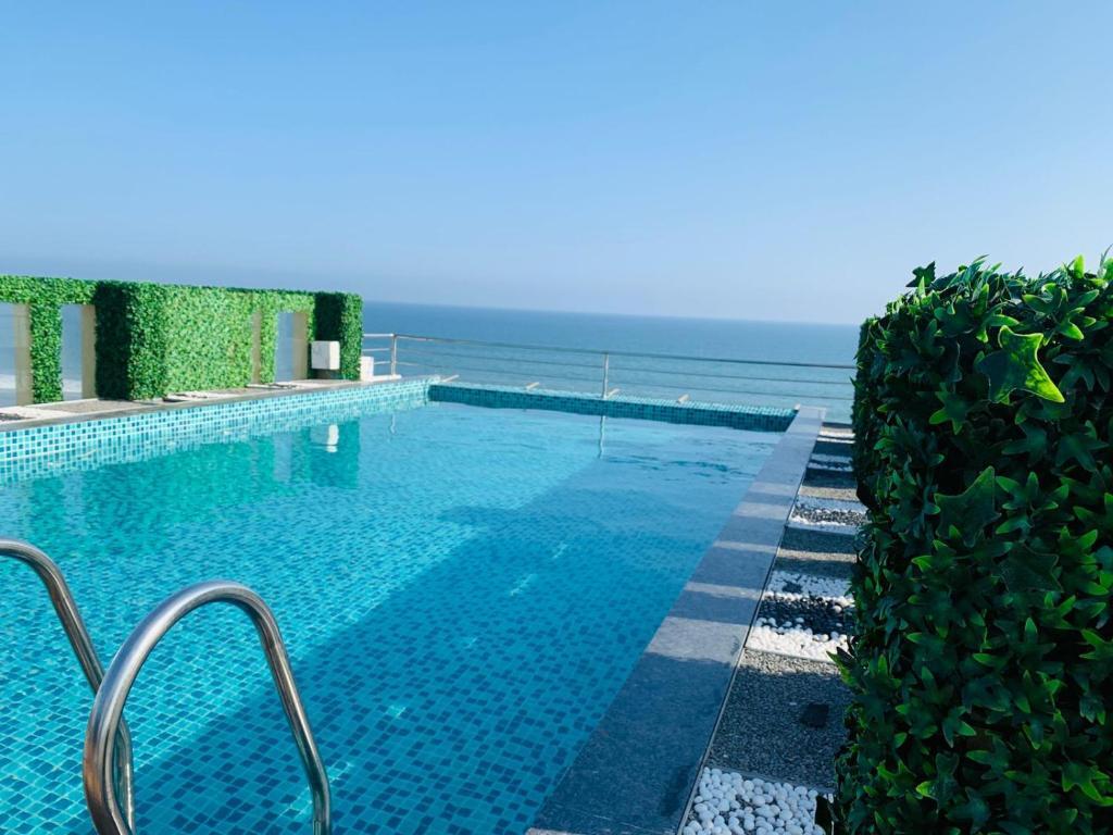 Пури: The Bay Suites