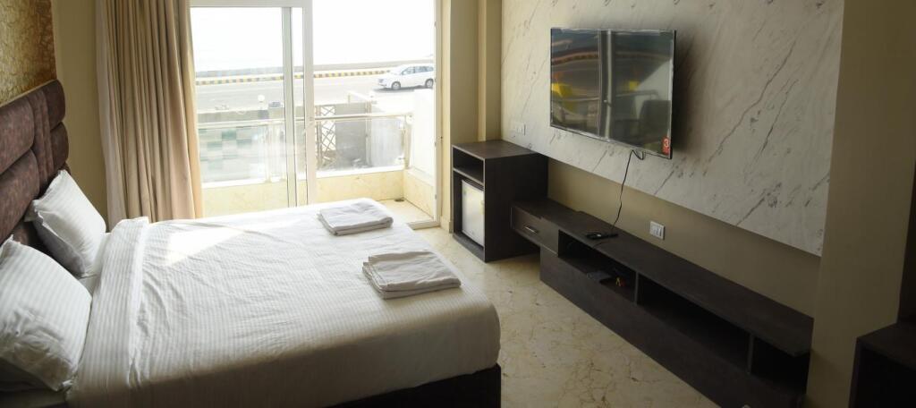 Пури: The Bay Suites