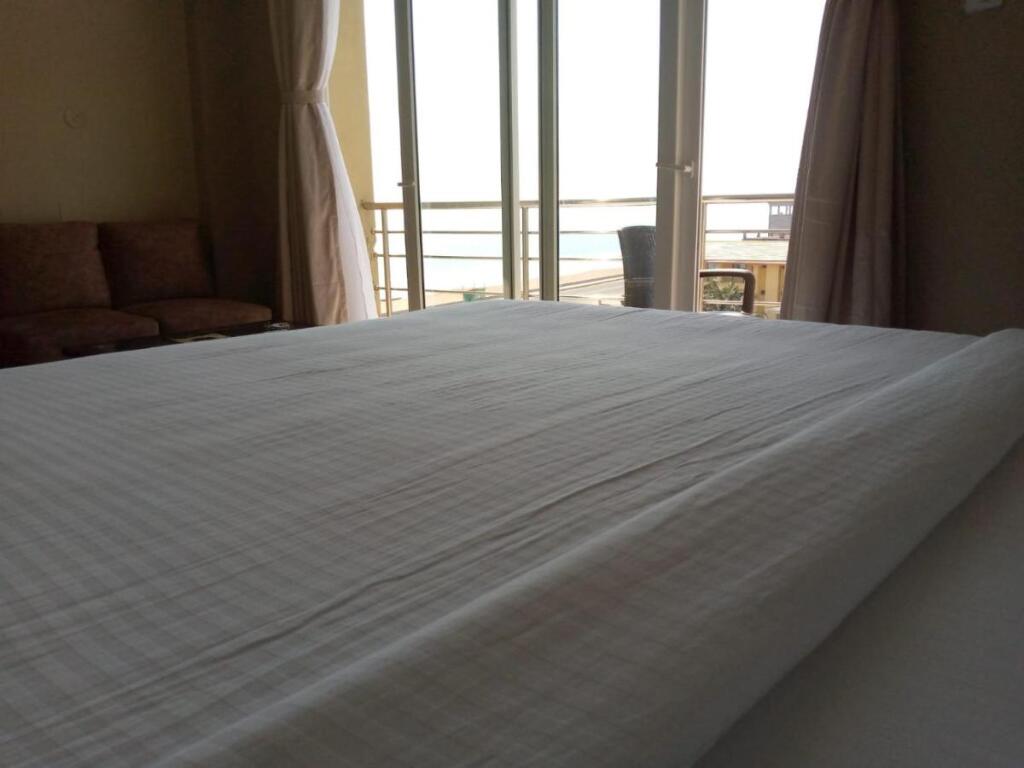 Пури: The Bay Suites